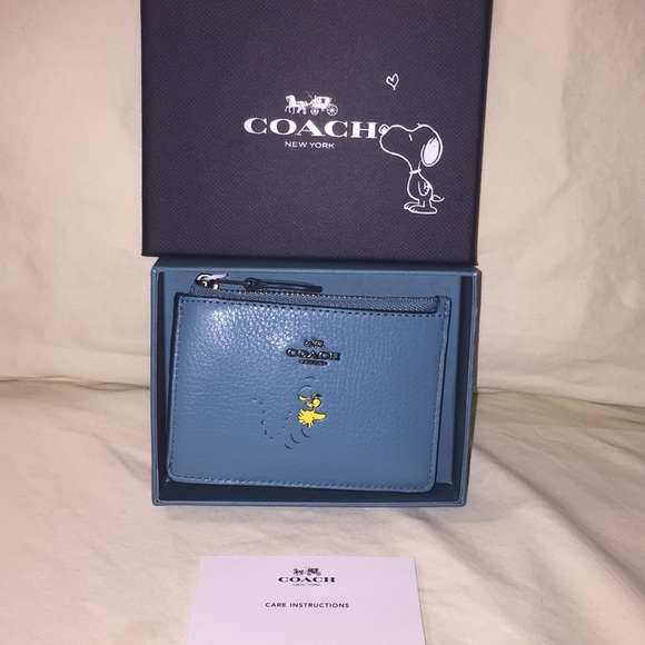 Coach Handbags - NWT Coach Woodstock Peanuts Card Case